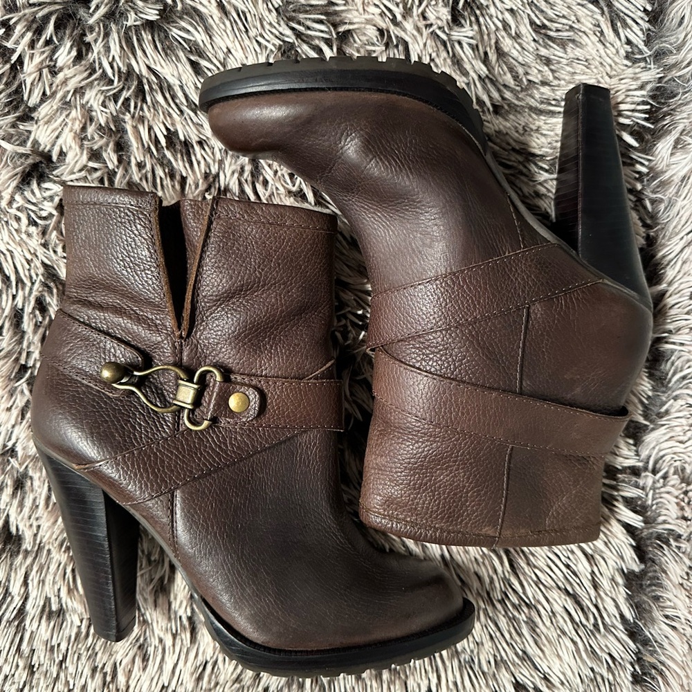 Cynthia Vincent Leather Ankle Boots 8.5 EUC